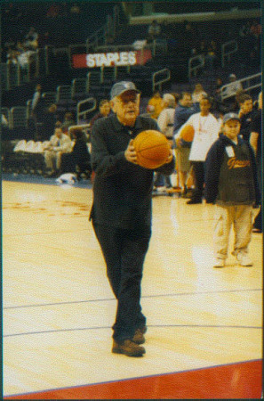 Rennie Showing Shaq At Staples Center