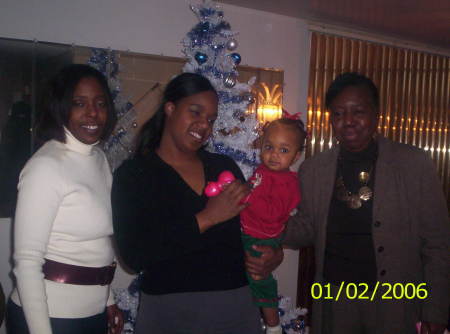 Christmas with TT Shell in Granny in the Chi