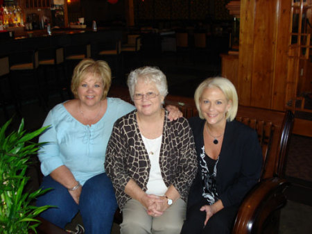 Tanya, Mom and I in Nashville
