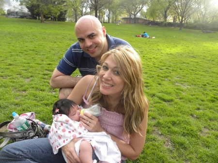 ERIC, MELISSA & GRANDAUGHTER & EVI