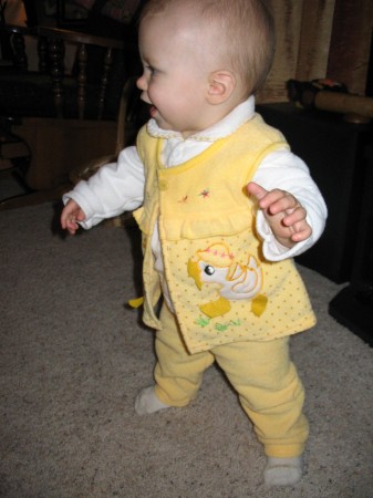 lucia can walk...(10 months)