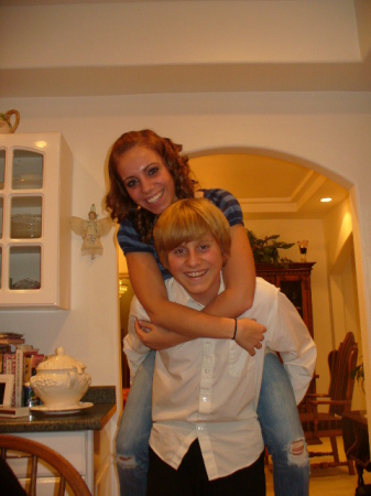 Kaylie & Cody at Thanksgiving 2008