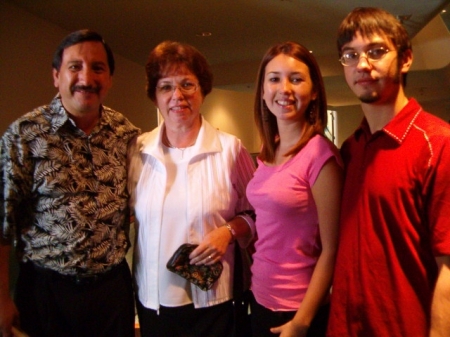 Linda (Buckley) Toledo and fam.