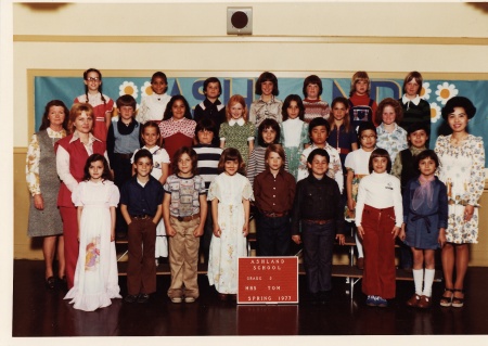 Mrs Tom's Third grade; 1977