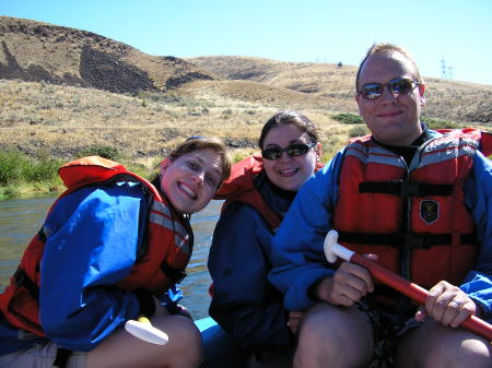 white water rafting on the Dechutes