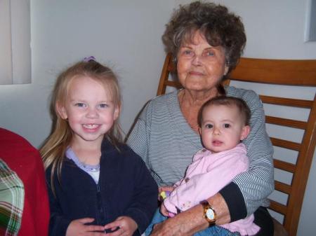 grandma, briana and julia thanksgiving 08