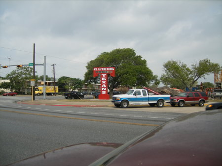 W B Ray High sign