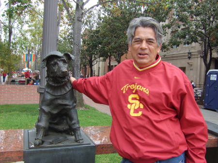 Before USC football game in Oct. 2007.  That's "Tirebiter".