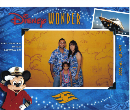 foto en el crucero de Disney julio 2007 con mi familia