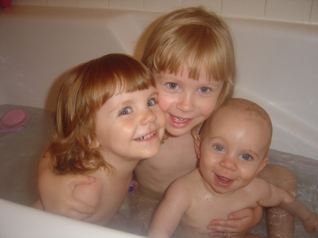 Summer 2005 3 Kids in a Tub