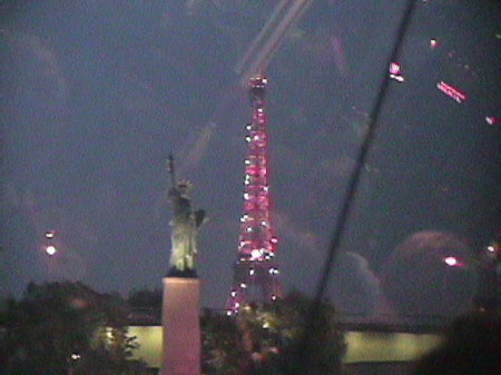 Mini Statue of Liberty & Eiffel Tower