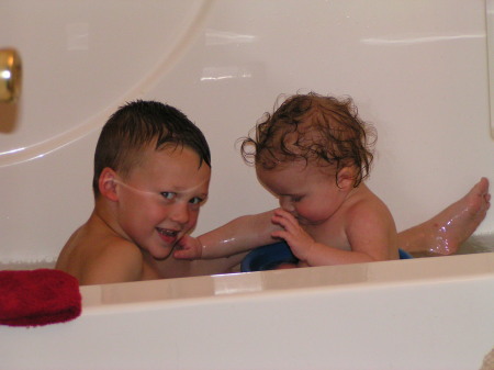 Ulysses & Michaela in the tub~