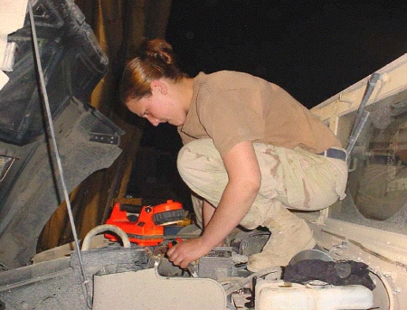 Nicole, a mechanic in Iraq 2005