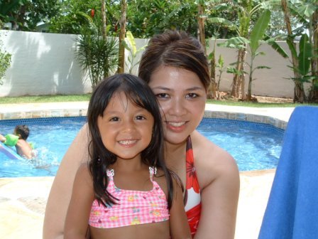 Melissa and Laila in Hawaii