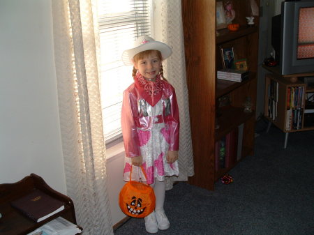 Amanda Age 5 Halloween 2005