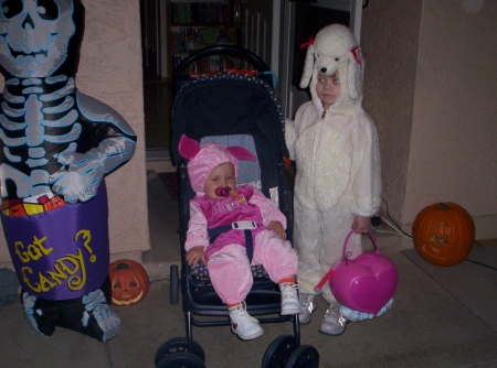 Kaylee and Autumn halloween 2005