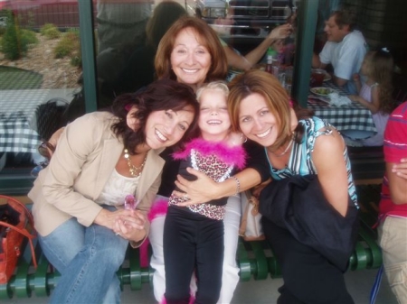 lori,mom, lil peyton and myself on the right :)