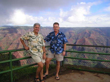 Dennis with Ron Darville--Kauai, HI--Nov 2004