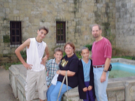 Linda McElhose Ewaniszyk and Family at the Alamo