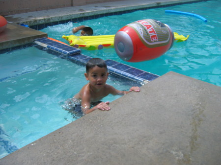 SUMMER 2005 POOL PARTY