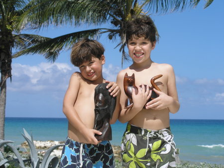 Taylor & Noah in Jamaica!!!!!  Nov 2005
