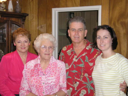 Family on Mom's 85th BD--Oct 10, 2005