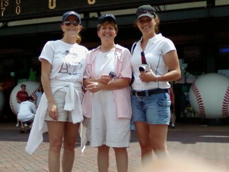 Me, Aunt Sandy, Sis at the Braves