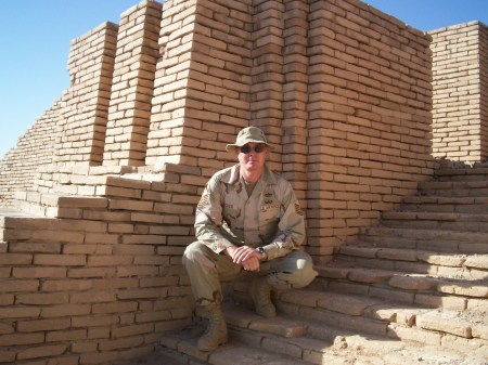 Iraq Nov 06 on the steps of the Ziggurat