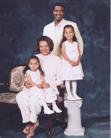 Dwayne with wife Myra and twins Krysta & Kylie