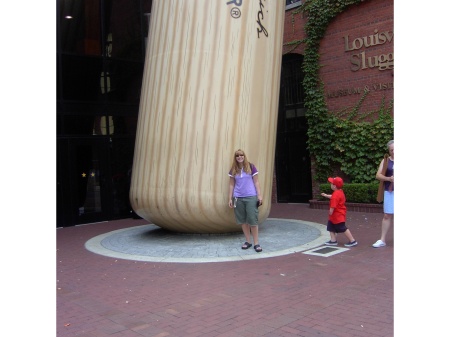 world's largest bat in kentucky