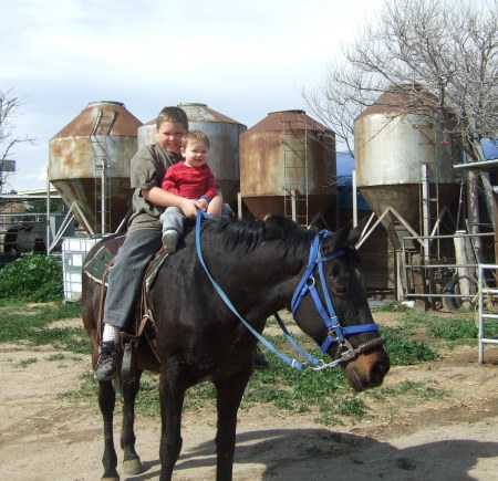 Dustin, Tommy & Mariah