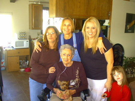 Mom , Laurie,Rockie,Angela, and Madison Thanksgiving 2006