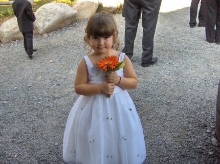 Olivia the flower girl in the wedding