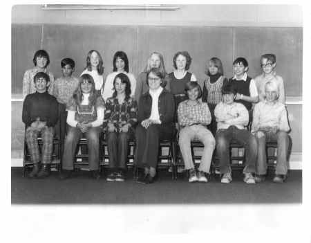Mrs. Hopper's 5th Grade Class 1975