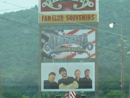 Alabama Fan Club sign in Fort Payne, Alabama