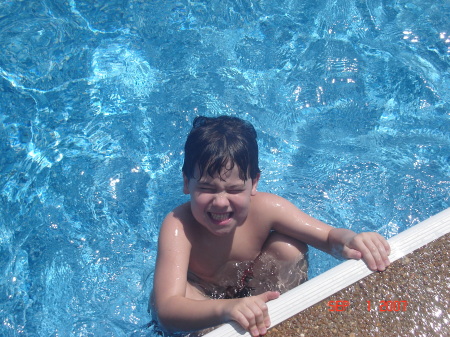 Noah in the pool