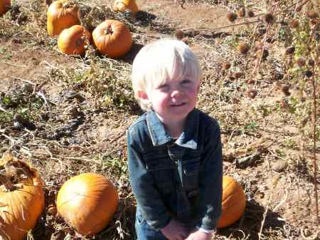 son's(Kian) second pumpkin patch visit