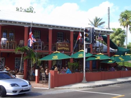 THE SWIZZLE INN, BERMUDA