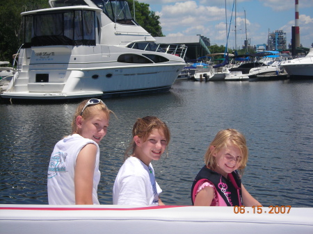 Girls at Boat Tree Marina in Sanford