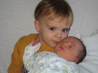 Dominick & newborn Gianna (Oct 06)