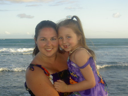 Dana and Kaylee in Hawaii 2007