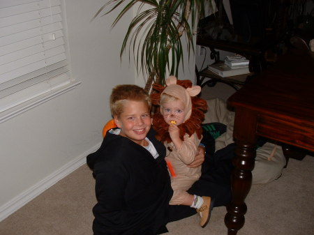 Conor and Amanda Halloween 06