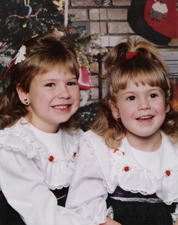 amanda and lindsay when they were 4 and 2