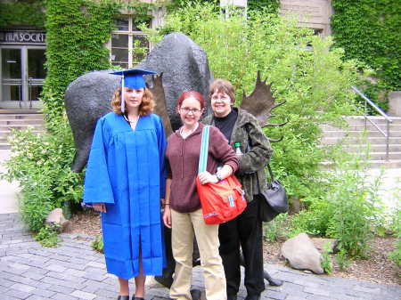 Sue and Beck (grad) and Jess