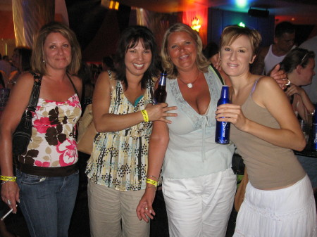 Girls Night Out 2006