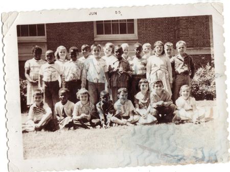 GRADUATING CLASS OF ROCHAMBEAU SCHOOL 1955