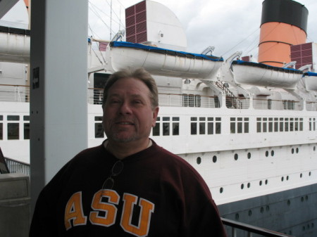 Rich in front of the Queen Mary