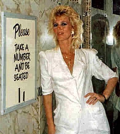 even odds lounge bathroom 1985