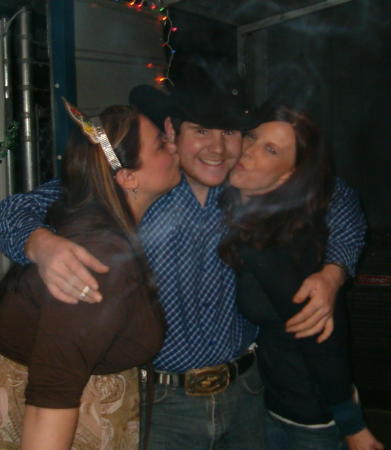 AMY AND I GIVING JACOB OUR BEST FRIEND A NEW YEARS SMOOCH!