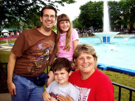 Me, Kim, Hannah & Austin at the Fountain